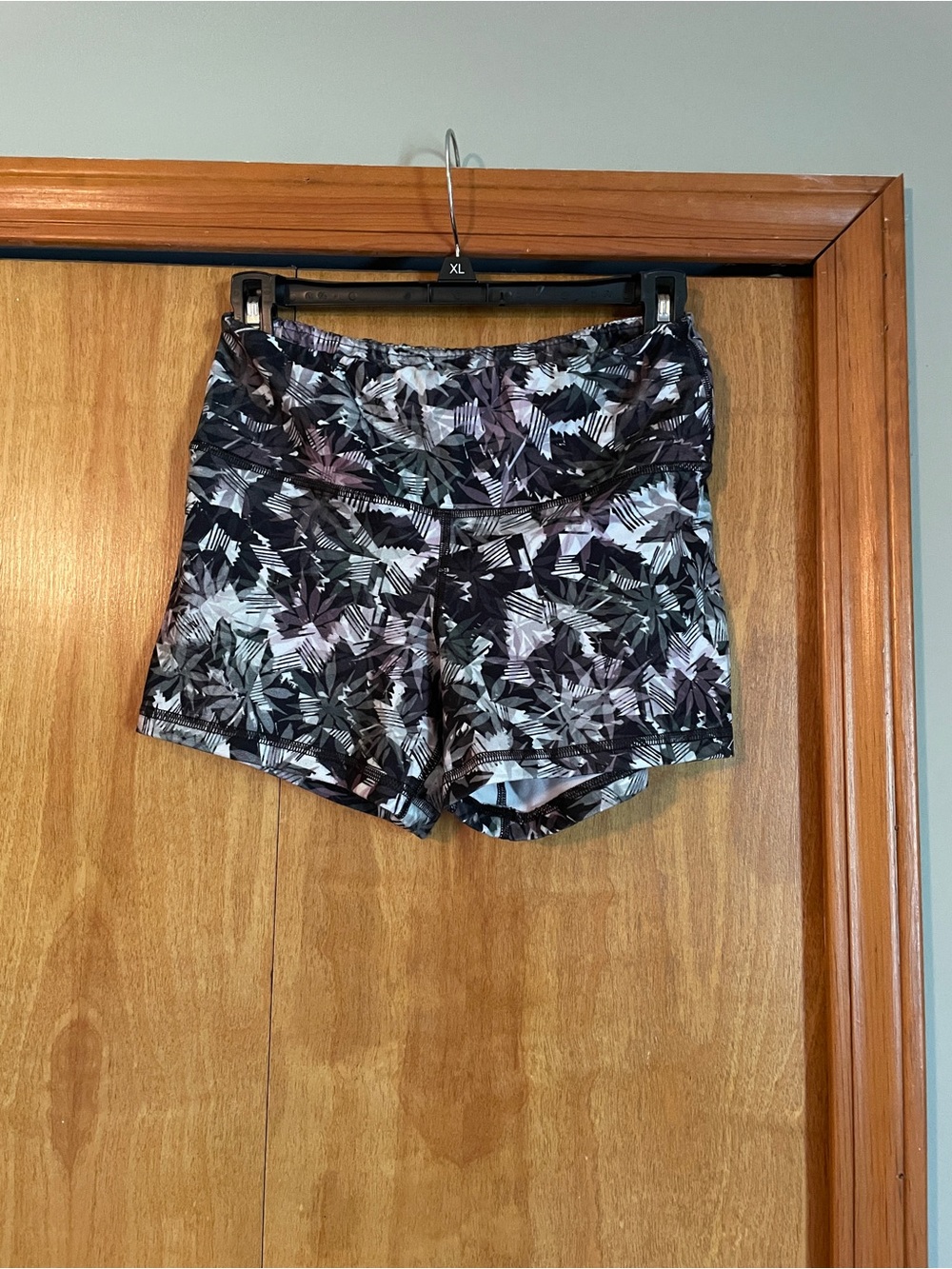 Women's Fleo Black & Gray Printed Athletic Shorts